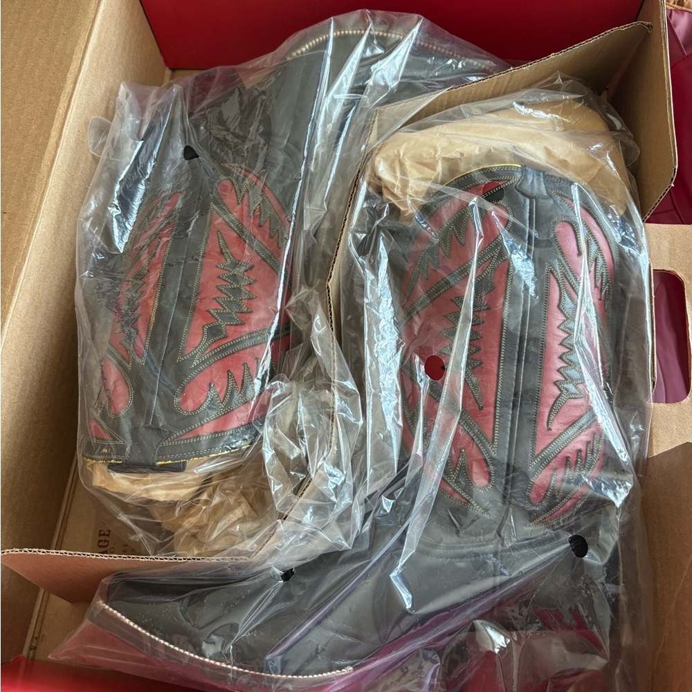 Heritage Red and Black Leather Boots - Picture 5 of 6